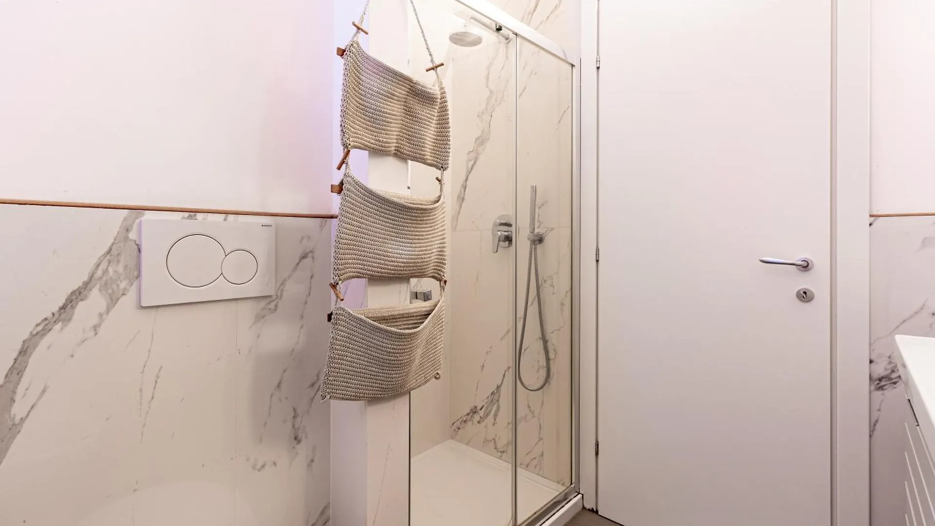Appartement Casa Menabrea - 1 Min Dalla Metro Milaan